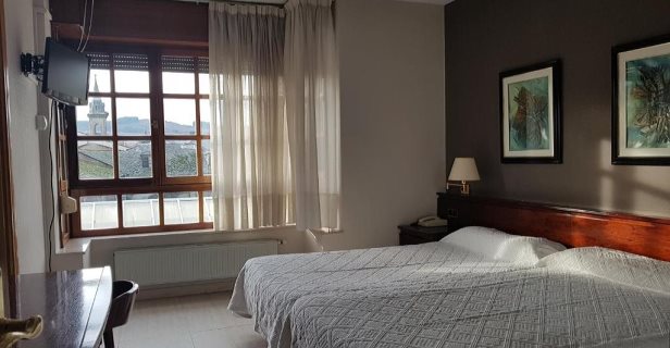 Hostal Santa María De Cacabelos