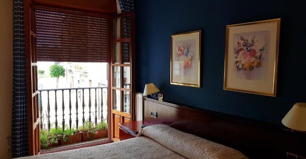 Hostal Santa María De Cacabelos