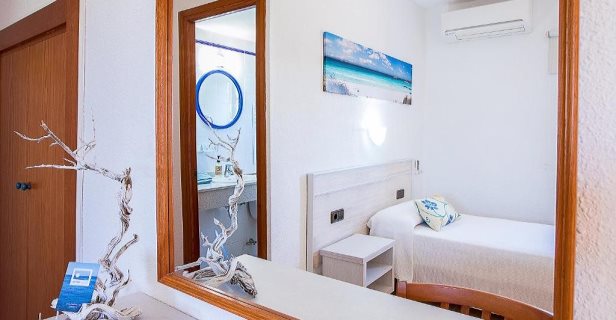 Hostal Sol Y Mar