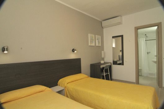 Hostal Tahiti