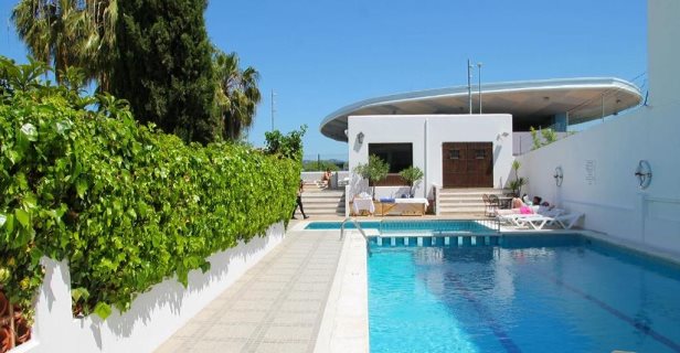 Hostal Tarba