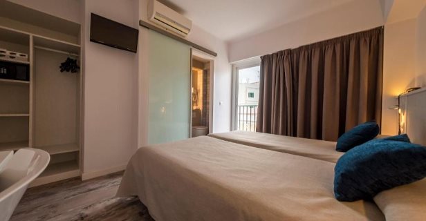 Hostal Tarba