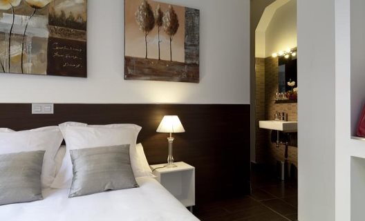 Hostal Thc Latina