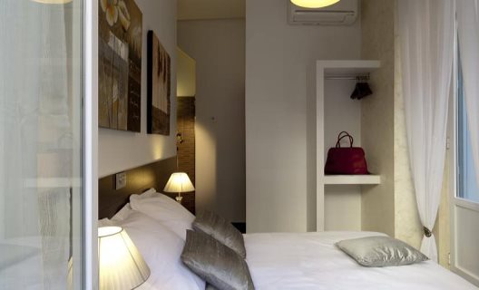 Hostal Thc Latina