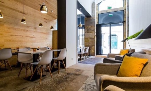 Hostal The 8 Down Town Suites