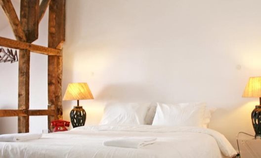 Hostal The Independente & Suites