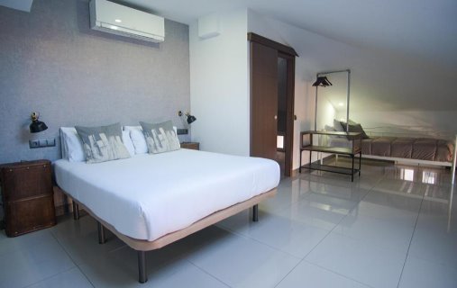 Hostal The Lights Suites