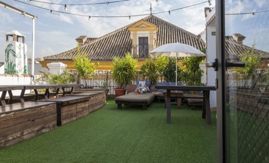 Hostal The Living Roof