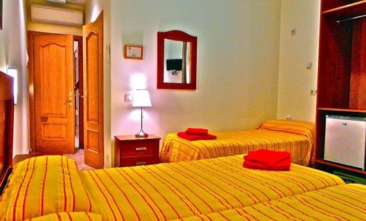 Hostal Tirso Plaza