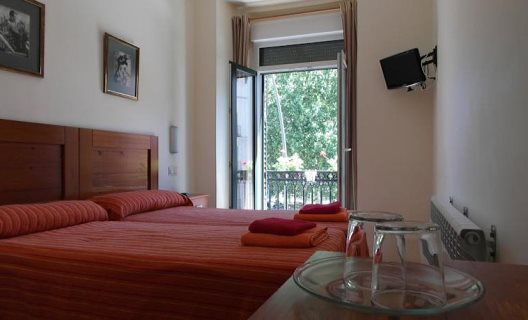 Hostal Tirso Plaza