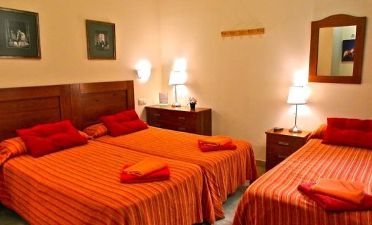 Hostal Tirso Plaza