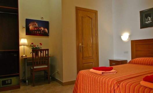 Hostal Tirso Plaza