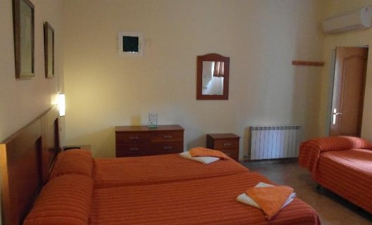 Hostal Tirso Plaza