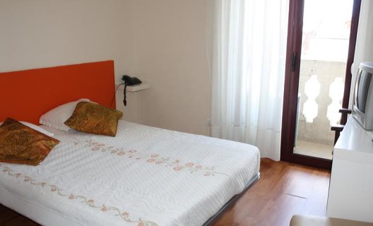 Hostal Truthostel