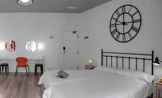 Hostal U Hostels