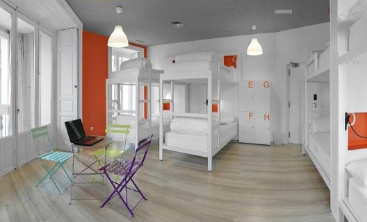 Hostal U Hostels