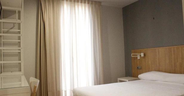 Hostal Universitat Cervera
