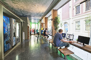 Hostal Urbany Bcn Go