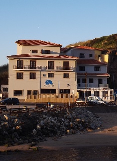Hostal West Beach