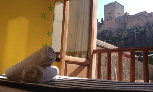 Hostal White Nest