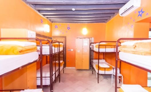 Hostal White Nest