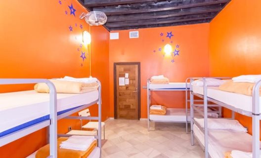 Hostal White Nest