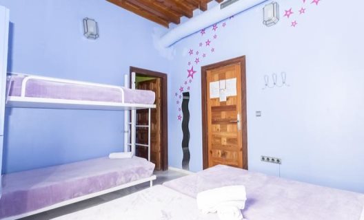 Hostal White Nest