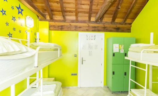 Hostal White Nest