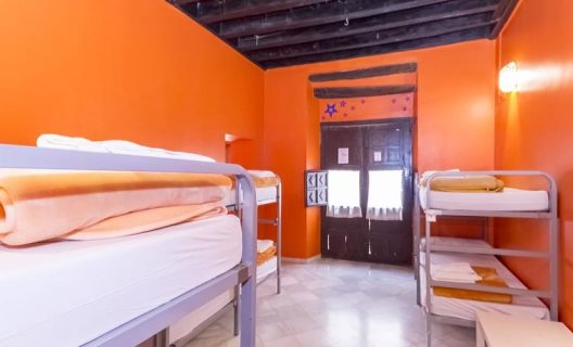 Hostal White Nest