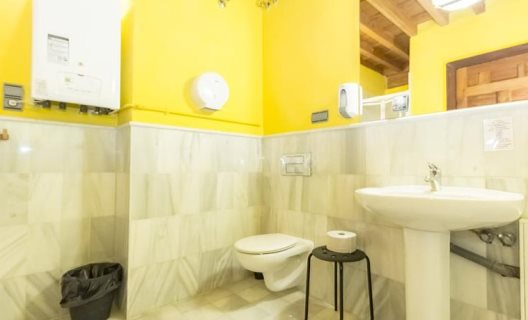Hostal White Nest