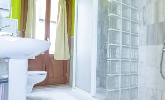 Hostal White Nest