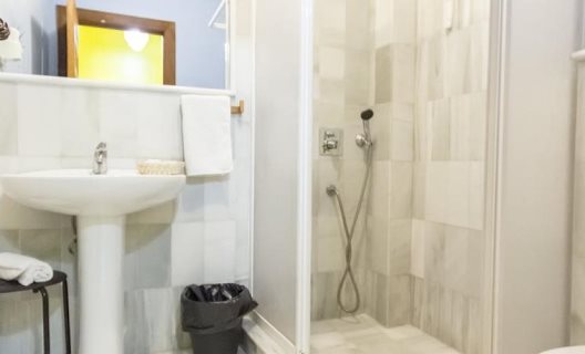Hostal White Nest