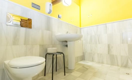 Hostal White Nest