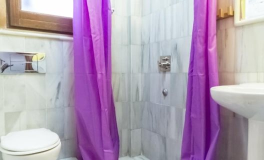 Hostal White Nest