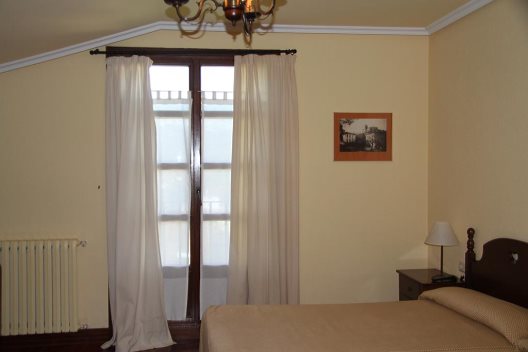 Hostal Zezilionea