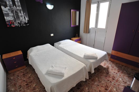 Hostel Alcaravaneras