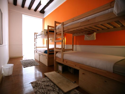 Hostel Travellers House