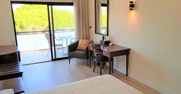 Hotel 153