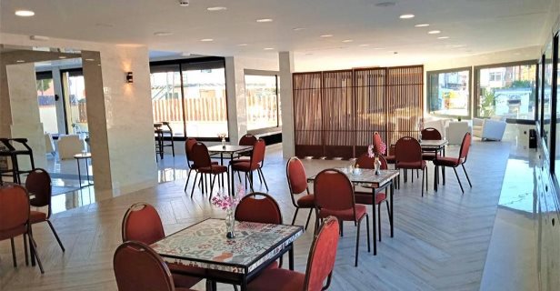 Hotel 153
