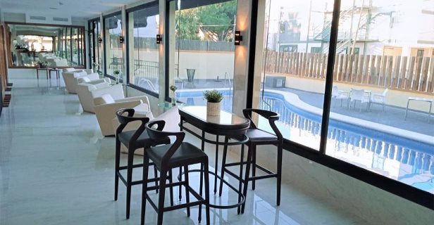 Hotel 153