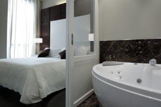 Hotel 4 Viale Masini Design