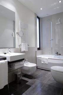 Hotel 4 Viale Masini Design
