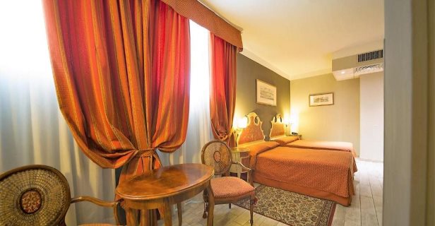 Hotel Aaron