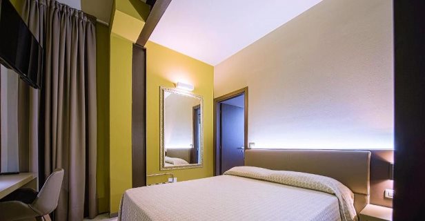 Hotel Aaron