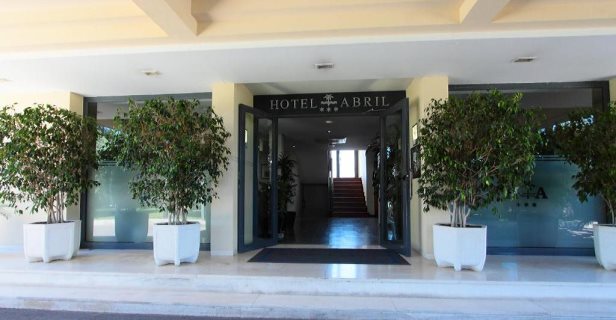 Hotel Abril