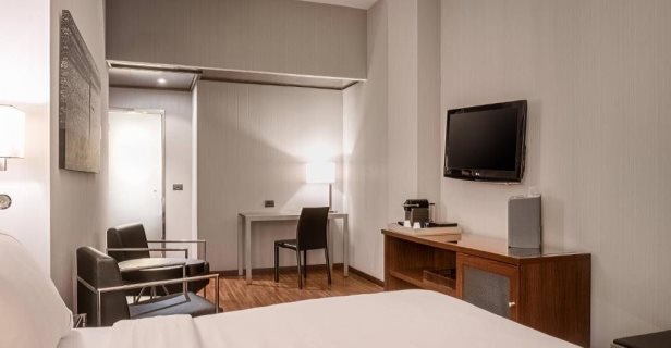 Hotel Ac Palacio Universal