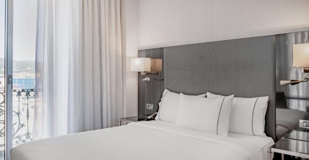 Hotel Ac Palacio Universal