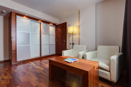 Hotel Acevi Villarroel