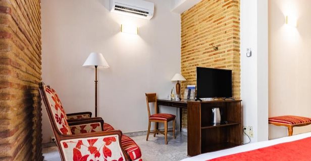 Hotel Ad Hoc Monumental