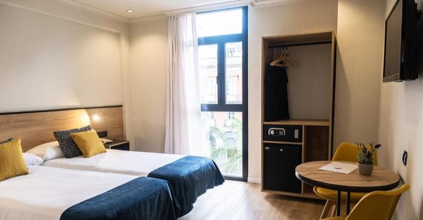 Hotel Adonis Capital